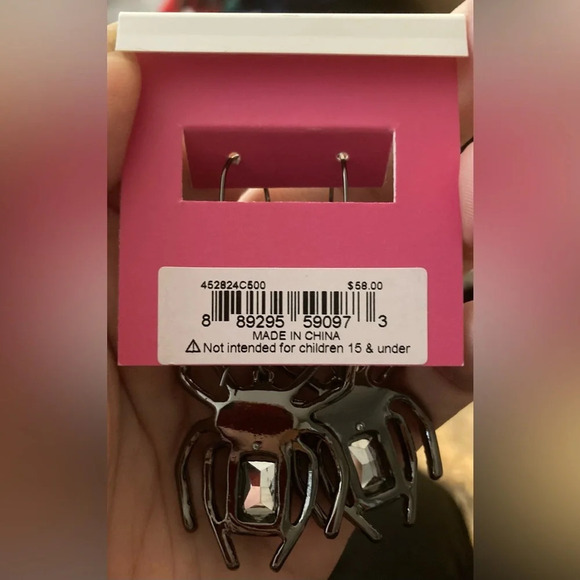 BETSEY JOHNSON Halloween Crystal-Studded Rich Witch Spider Earrings NEW NWT - Picture 4 of 5